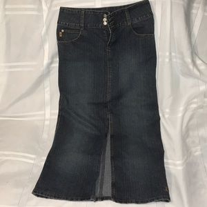 Carbon long jean skirt women’s size 7
